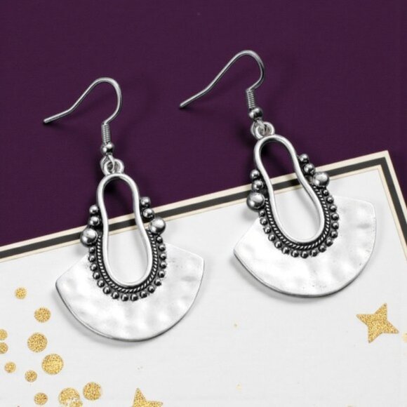 🆕️ Boho Chic Antique Silver Plated Fan-Shaped Dangle Trendy Earrings - Picture 3 of 12